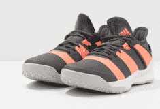 Image de l'article Vers une nouvelle version de la Stabil d’adidas ?